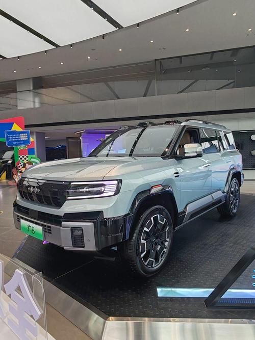 成都231比亚迪方程豹硬派越野的爆款，英菲尼迪35周年与你共成长